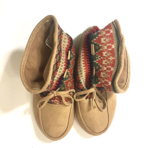 DF BY DEARFOAMS Southwestern Ankle Bootie Slippers - Picture 3 of 8